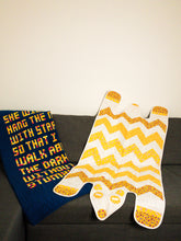 Load image into Gallery viewer, Honey Bear Animal Quilt
